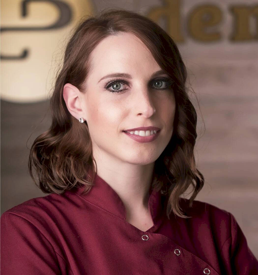 Jagoda Kusturin - DentalCore